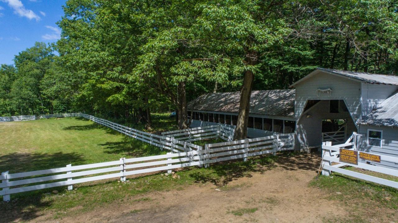 Roaring Brook Ranch Resort Lake George Exterior foto