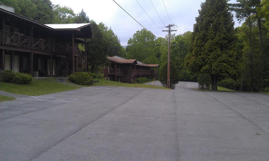 Roaring Brook Ranch Resort Lake George Exterior foto