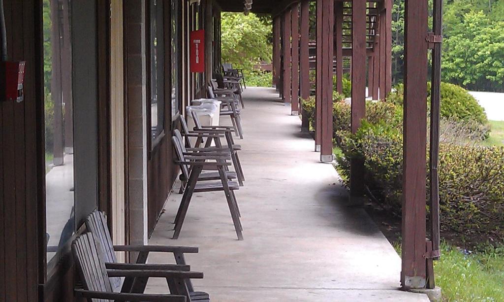 Roaring Brook Ranch Resort Lake George Exterior foto