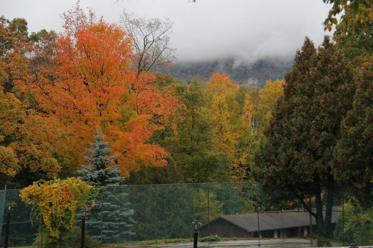 Roaring Brook Ranch Resort Lake George Exterior foto